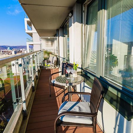 Sunny Apartment With Amazing Terrace On The 13Th Floor Near City Center Pressburg Exterior foto