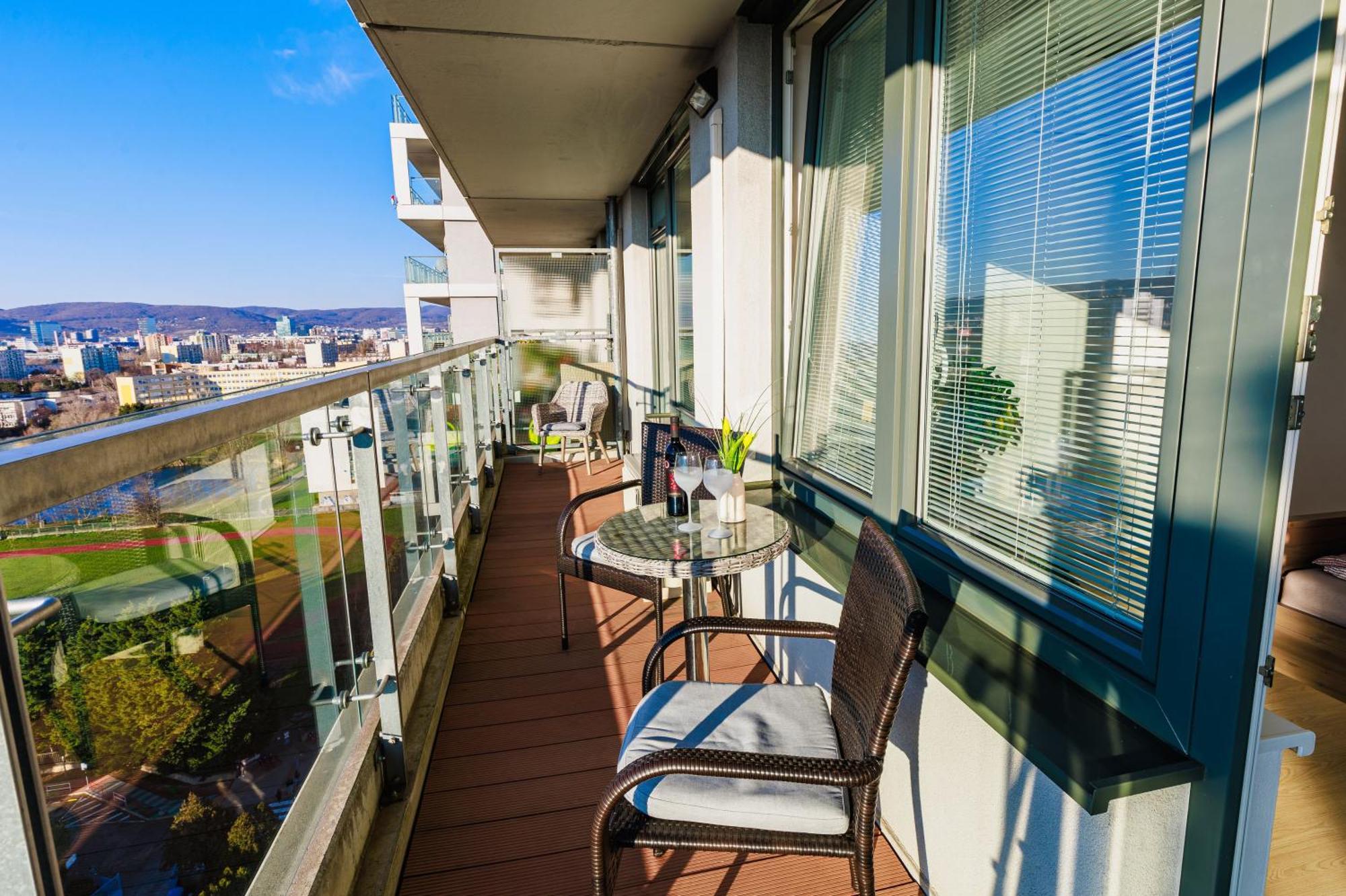 Sunny Apartment With Amazing Terrace On The 13Th Floor Near City Center Pressburg Exterior foto